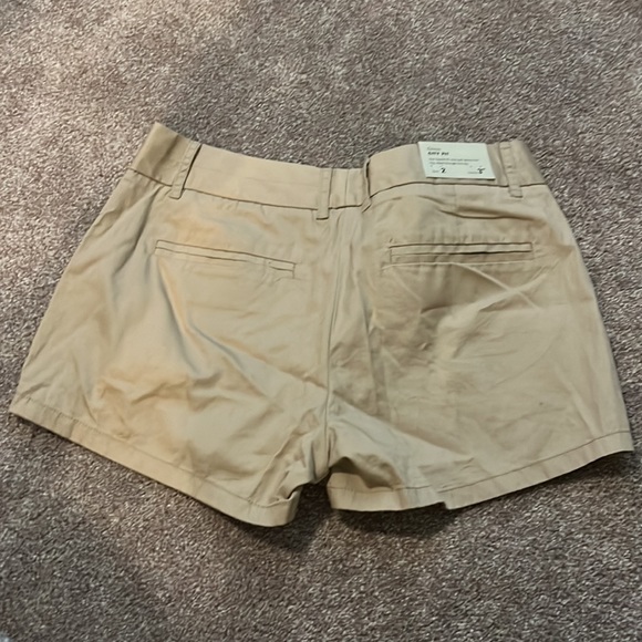 JCrew Chino City Fit 3” Shorts - Picture 2 of 3
